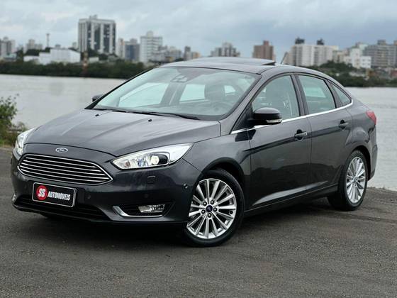 FORD FOCUS 2.0 TITANIUM PLUS 16V FLEX 4P POWERSHIFT FORD FOCUS 2.0 TITANIUM PLUS 16V FLEX 4P POWERSHIFT
